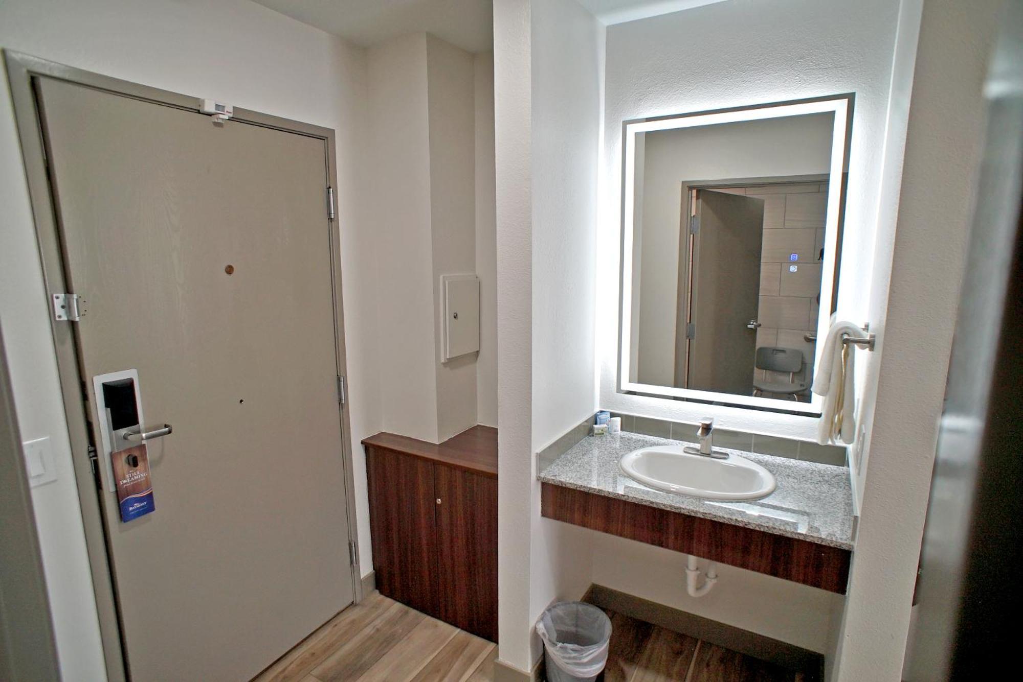 Baymont By Wyndham Monte Vista Hotel Room photo