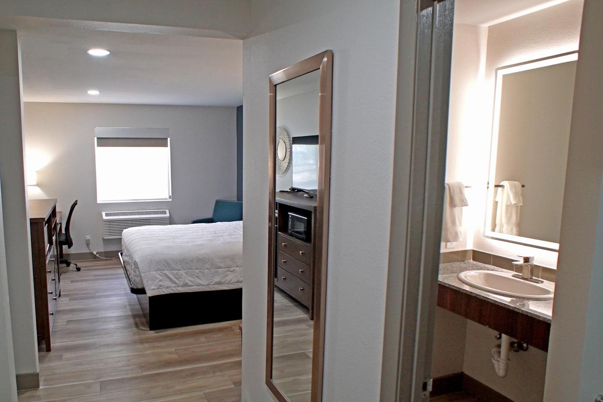 Baymont By Wyndham Monte Vista Hotel Room photo
